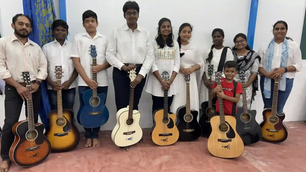 Acoustic guitar training in lead and rhythm chords