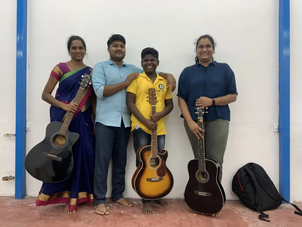 Online Guitar Music classes for kids