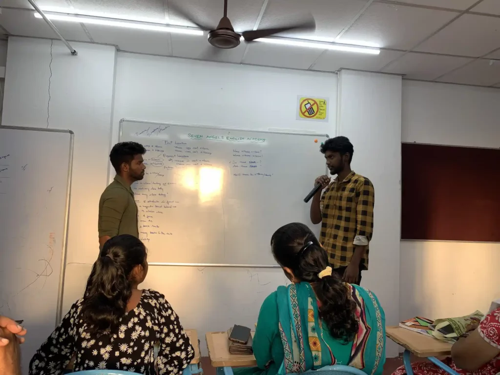 Conversation in english between job seekers & HR